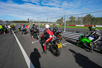 donington-no-limits-trackday;donington-park-photographs;donington-trackday-photographs;no-limits-trackdays;peter-wileman-photography;trackday-digital-images;trackday-photos